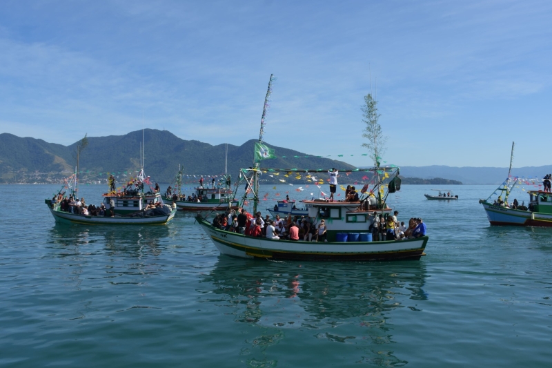 Ilhabela reúne festa tradicional, esportes náuticos e programação gratuita neste fim de semana