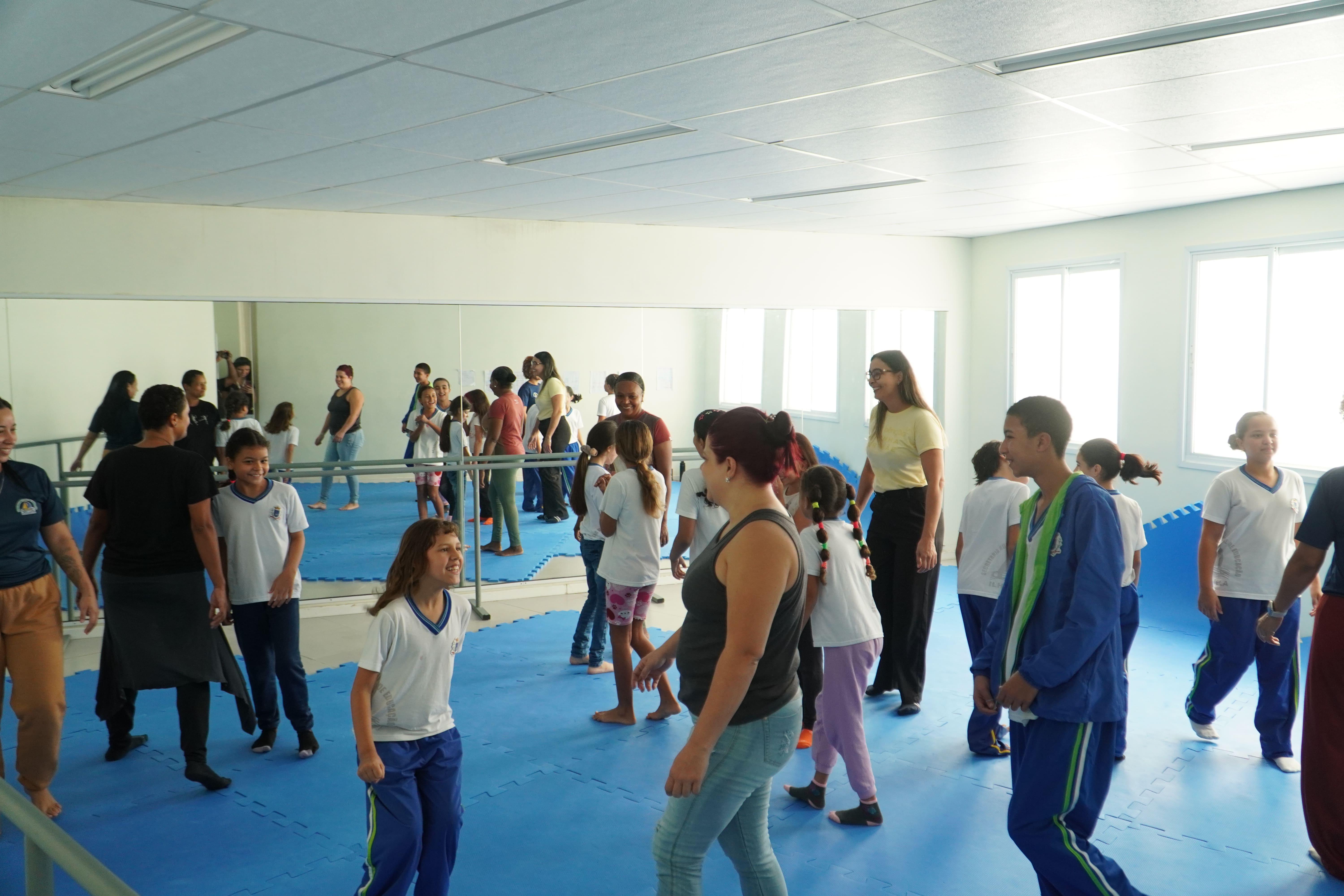 Festival reúne esporte, arte e oficinas para celebrar o fim do semestre em escolas de Ilhabela