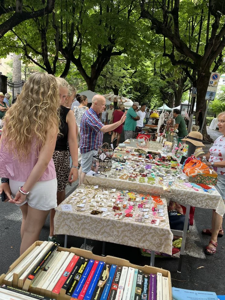 Feira com vinis, roupas, câmeras e antiguidades acontece neste fim de semana em São José dos Campos
